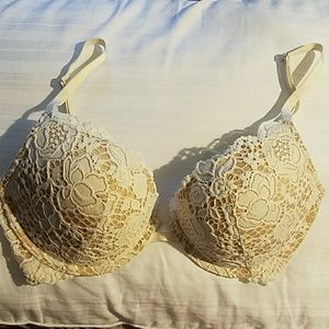 NWOT VS Push Up Lacy Bra